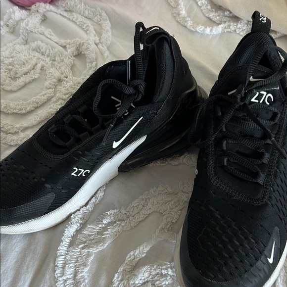 Nike Air Max 270 in Black and White - Picture 1 of 1